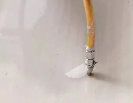 和县瓷砖空鼓维修公司专业解答在瓷砖铺贴过程中，如果使用的砂料过粗（如全部使用了粗砂），可能会导致以下问题